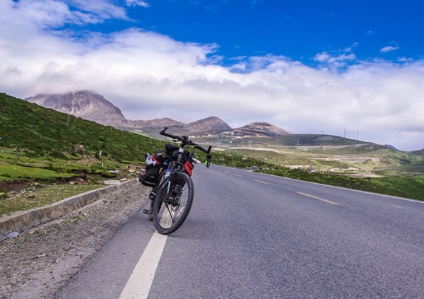 18 Days Cycling Tour from Golmud to Lhasa